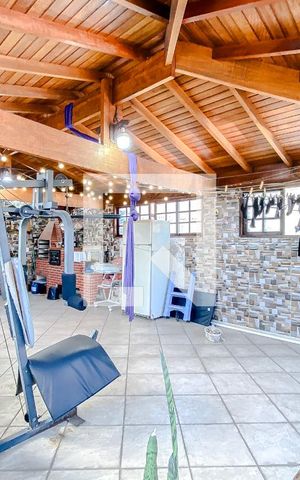 Casa à venda com 329m², 5 quartos e 2 vagasVaranda