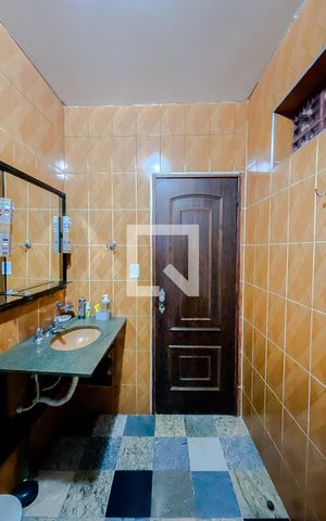 Casa à venda com 329m², 5 quartos e 2 vagasBanheiro 2