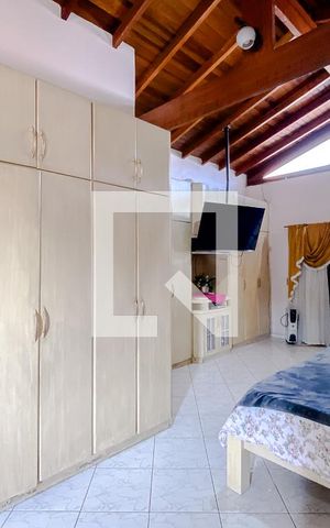 Casa à venda com 329m², 5 quartos e 2 vagasQuarto 4 - Suíte
