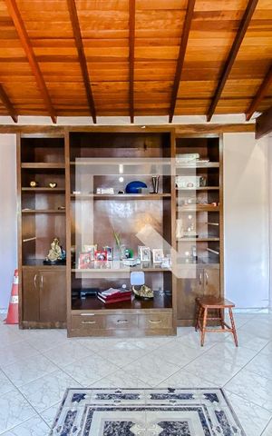 Casa à venda com 329m², 5 quartos e 2 vagasQuarto 4 - Suíte