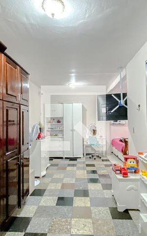 Casa à venda com 329m², 5 quartos e 2 vagasQuarto 3