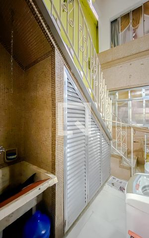 Casa à venda com 329m², 5 quartos e 2 vagasLavanderia