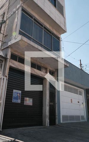 Casa à venda com 145m², 2 quartos e 1 vaga Casa à venda com 145m², 2 quartos e 1 vagaFachada