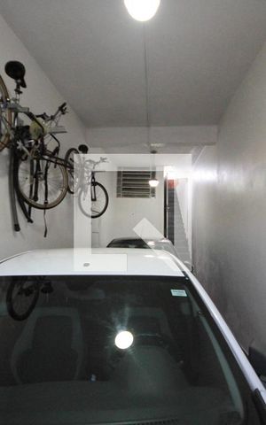 Casa à venda com 200m², 3 quartos e 6 vagas Casa à venda com 200m², 3 quartos e 6 vagasGaragem