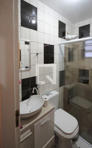 Casa à venda com 200m², 3 quartos e 6 vagas Casa à venda com 200m², 3 quartos e 6 vagasBanheiro da Suíte