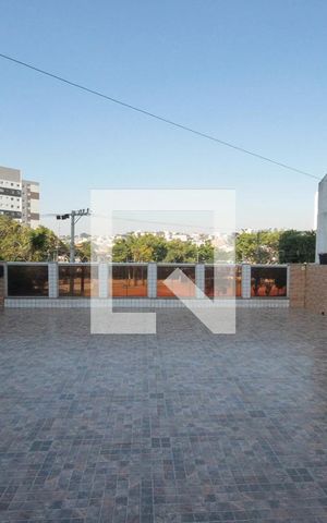 Casa à venda com 200m², 3 quartos e 6 vagas Casa à venda com 200m², 3 quartos e 6 vagasVaranda