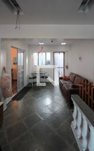 Casa à venda com 200m², 3 quartos e 6 vagas Casa à venda com 200m², 3 quartos e 6 vagasSala 02
