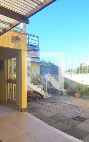 Casa à venda com 270m², 3 quartos e 3 vagasPátio