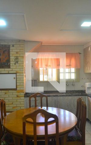 Casa à venda com 270m², 3 quartos e 3 vagasCozinha