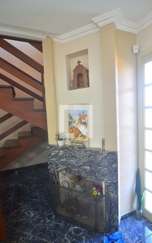 Casa à venda com 270m², 3 quartos e 3 vagasLareira