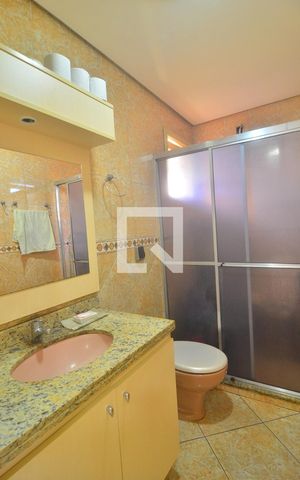 Casa à venda com 270m², 3 quartos e 3 vagasBanheiro 1