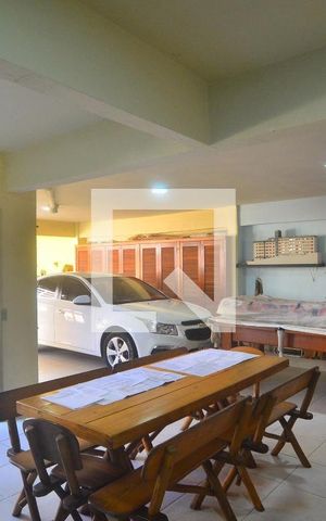 Casa à venda com 270m², 3 quartos e 3 vagasGaragem