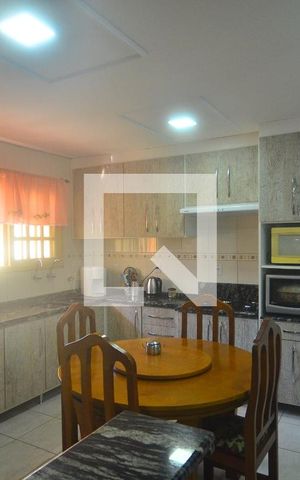 Casa à venda com 270m², 3 quartos e 3 vagasCozinha