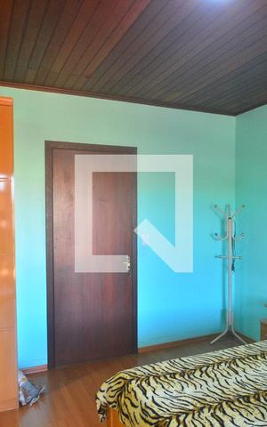 Casa à venda com 270m², 3 quartos e 3 vagasSuíte