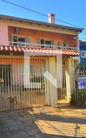 Casa à venda com 270m², 3 quartos e 3 vagasFachada
