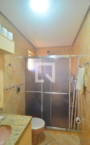 Casa à venda com 270m², 3 quartos e 3 vagasBanheiro 1