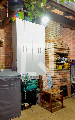 Casa à venda com 200m², 3 quartos e 2 vagasÁrea de Serviço