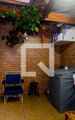 Casa à venda com 200m², 3 quartos e 2 vagasÁrea de Serviço
