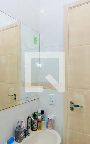 Casa à venda com 200m², 3 quartos e 2 vagasBanheiro da Suíte 2