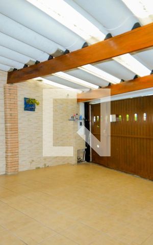 Casa à venda com 200m², 3 quartos e 2 vagasGaragem