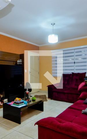 Casa à venda com 200m², 3 quartos e 2 vagasSala