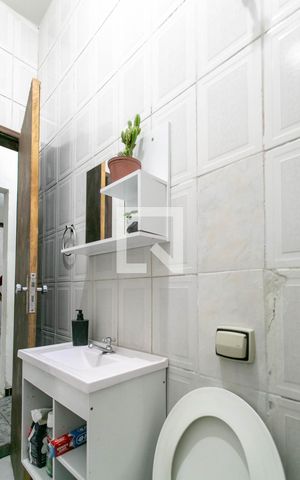 Casa à venda com 120m², 4 quartos e 1 vaga Casa à venda com 120m², 4 quartos e 1 vagaBanheiro Social