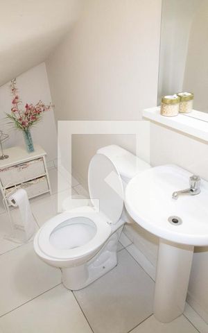 Casa à venda com 80m², 2 quartos e 2 vagas Casa à venda com 80m², 2 quartos e 2 vagasLavabo