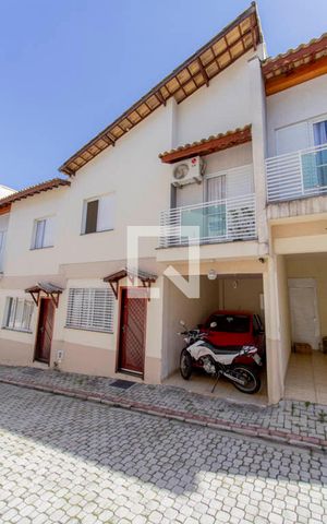 Casa de condomínio à venda com 98m², 2 quartos e 2 vagas Casa de condomínio à venda com 98m², 2 quartos e 2 vagasGaragem