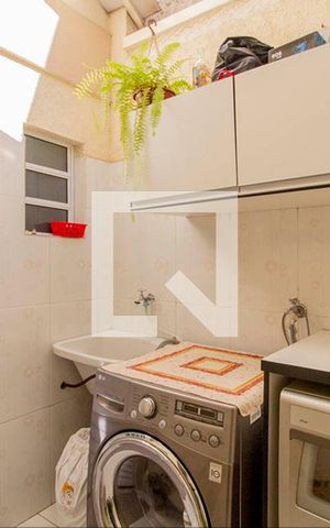 Casa de condomínio à venda com 98m², 2 quartos e 2 vagas Casa de condomínio à venda com 98m², 2 quartos e 2 vagasÁrea de Serviço