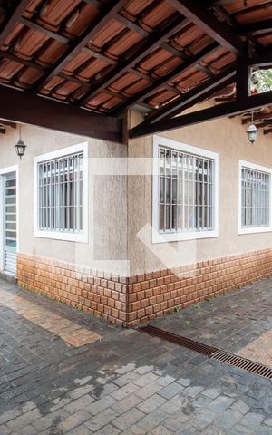 Casa para alugar com 270m², 3 quartos e 5 vagas Casa para alugar com 270m², 3 quartos e 5 vagasGaragem