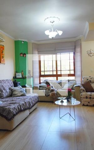 Casa à venda com 200m², 3 quartos e 3 vagasSala