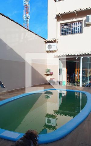 Casa à venda com 200m², 3 quartos e 3 vagasPátio fundos