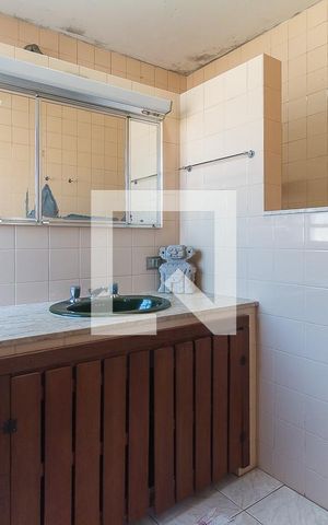 Casa para alugar com 450m², 4 quartos e 7 vagas Casa para alugar com 450m², 4 quartos e 7 vagasBanheiro da Suíte 1
