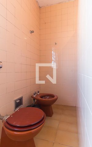 Casa para alugar com 450m², 4 quartos e 7 vagas Casa para alugar com 450m², 4 quartos e 7 vagasBanheiro da Suíte