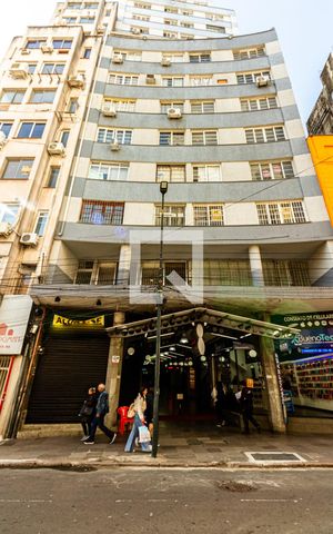 Apartamento à venda com 30m², 1 quarto e sem vaga Apartamento à venda com 30m², 1 quarto e sem vagaFachada