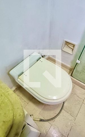 Apartamento à venda com 280m², 3 quartos e 1 vaga Apartamento à venda com 280m², 3 quartos e 1 vagaSuíte banheiro