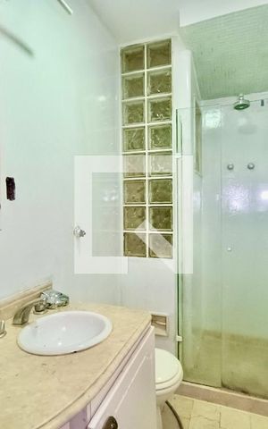 Apartamento à venda com 280m², 3 quartos e 1 vaga Apartamento à venda com 280m², 3 quartos e 1 vagaSuíte banheiro