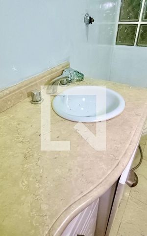 Apartamento à venda com 280m², 3 quartos e 1 vaga Apartamento à venda com 280m², 3 quartos e 1 vagaSuíte banheiro