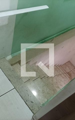 Casa à venda com 89m², 3 quartos e 1 vagaEscada quartos