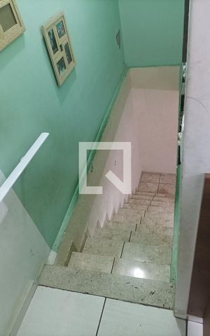 Casa à venda com 89m², 3 quartos e 1 vagaEscada quartos