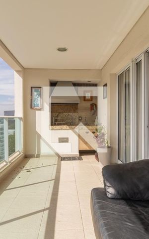 Apartamento à venda com 129m², 3 quartos e 2 vagas Apartamento à venda com 129m², 3 quartos e 2 vagasVaranda da Sala