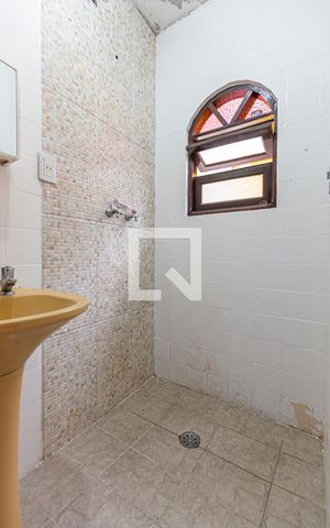Casa à venda com 240m², 4 quartos e 2 vagas Casa à venda com 240m², 4 quartos e 2 vagasBanheiro da Suíte - Edícula