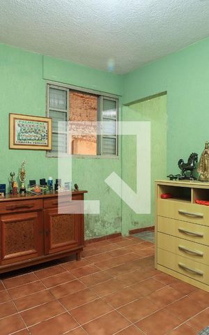 Casa à venda com 600m², 5 quartos e 6 vagas Casa à venda com 600m², 5 quartos e 6 vagasQuarto 3