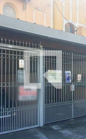 Casa à venda com 600m², 5 quartos e 6 vagas Casa à venda com 600m², 5 quartos e 6 vagasFachada