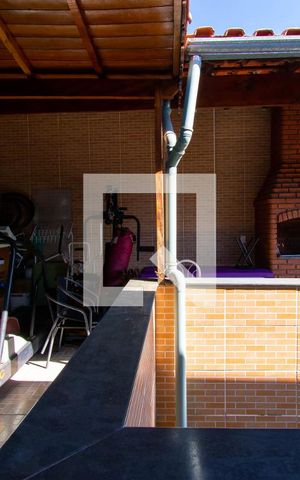 Casa para alugar com 315m², 3 quartos e 6 vagas Casa para alugar com 315m², 3 quartos e 6 vagasVaranda da Suíte 1 e Suíte 2