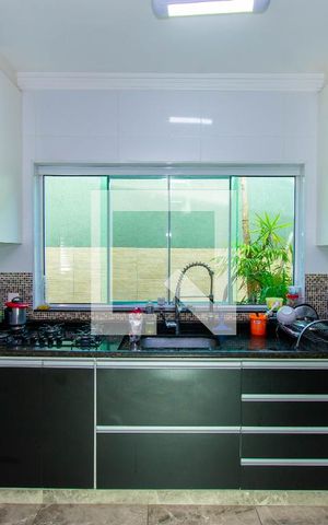 Casa para alugar com 315m², 3 quartos e 6 vagas Casa para alugar com 315m², 3 quartos e 6 vagasCozinha