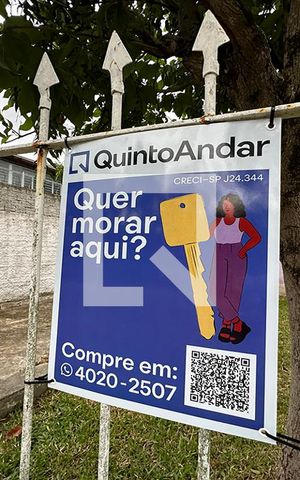 Casa à venda com 150m², 2 quartos e 6 vagasPlaquinha