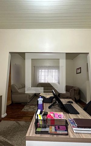 Casa à venda com 150m², 2 quartos e 6 vagasSala 