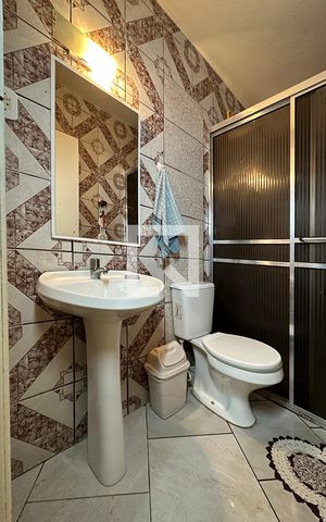 Casa à venda com 150m², 2 quartos e 6 vagasBanheiro 