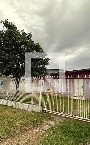 Casa à venda com 150m², 2 quartos e 6 vagasFachada da casa 